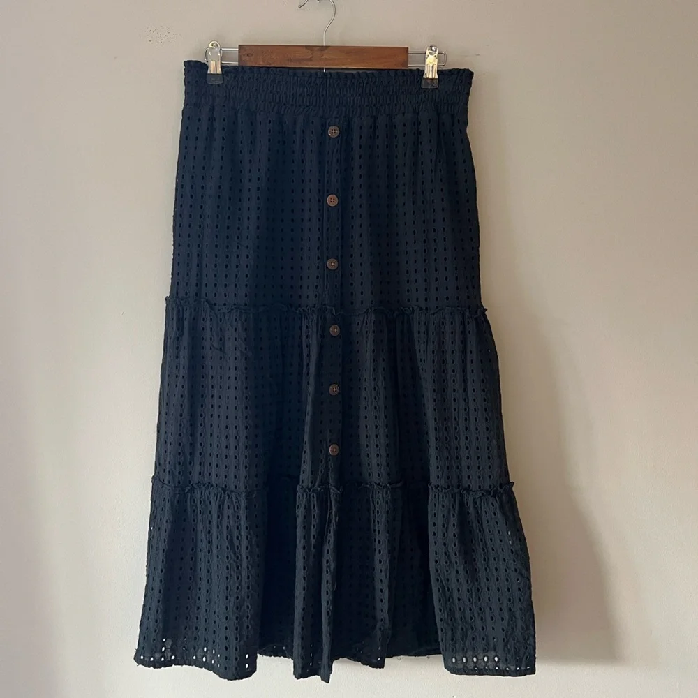 Tgla Francescas Black Button-Down Eyelet Tiered Mid Skirt Size Medium NWOT - Picture 8 of 9